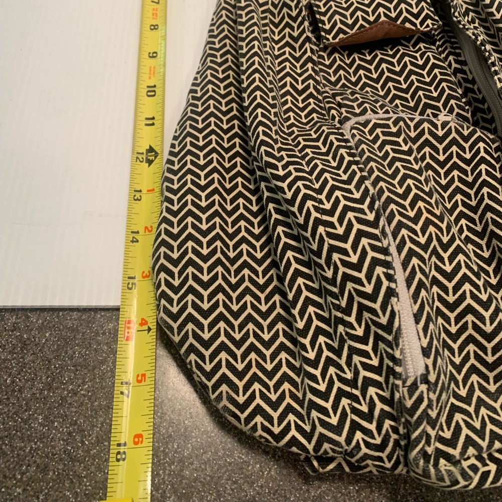 KAVU Rope Shoulder Bag: Great Chevron Pattern! - Picture 8 of 8